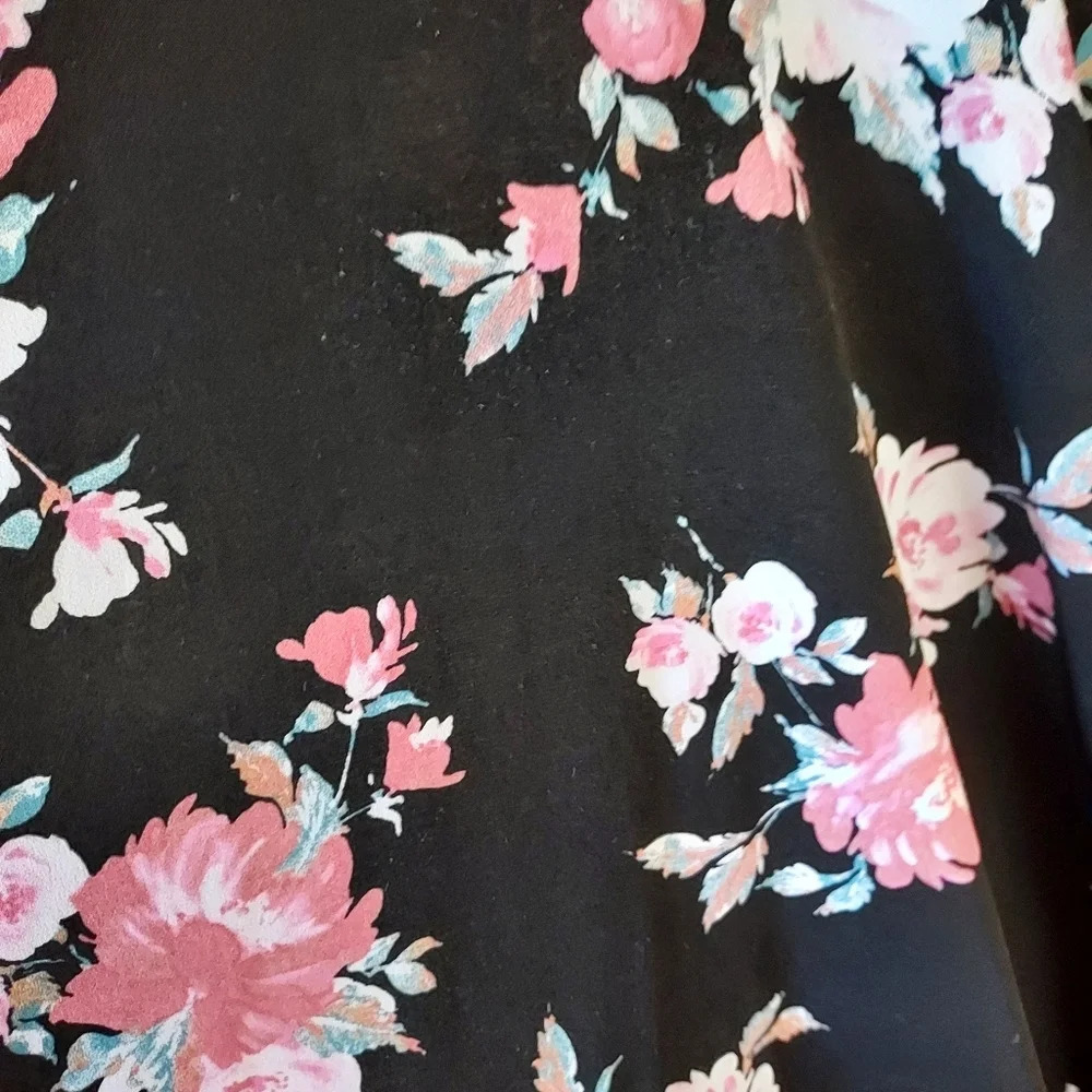 Torrid MINI STUDIO KNIT Black Floral SKATER DRESS in Size 2 - Picture 10 of 11